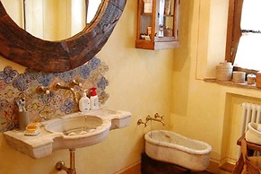 Holiday Home in Seggiano With Pool