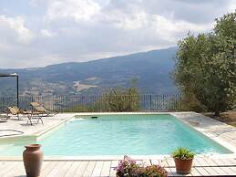 Holiday Home in Seggiano With Pool