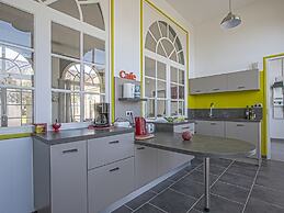 Spacious Holiday Home With Garden