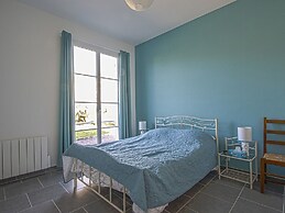Spacious Holiday Home With Garden