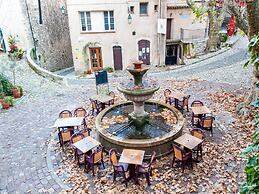 Beautiful Holiday Home With Swimming Pool