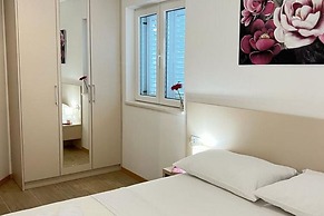 Apartments Jelena - One Bedroom Apartment With Balcony and Sea View