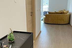 Apartments Jelena - One Bedroom Apartment With Balcony and Sea View