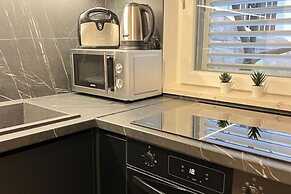 Apartments Jelena - One Bedroom Apartment With Balcony and Sea View