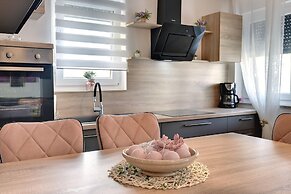 Modern Apartment With Terrace