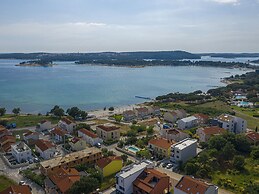 Modern Apartment With Terrace
