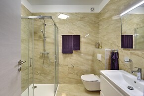 Modern Apartment With Terrace