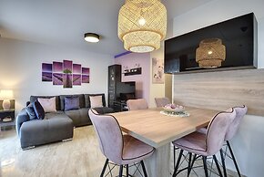 Modern Apartment With Terrace