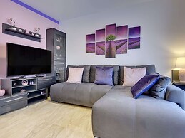 Modern Apartment With Terrace