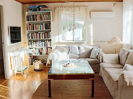 Charming Holiday Home With Terrace-by Traum