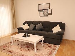 Central Apartment Near the Trade Fair