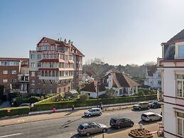 Manderley 0304 Near Beach