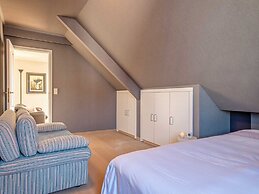 Manderley 0304 Near Beach