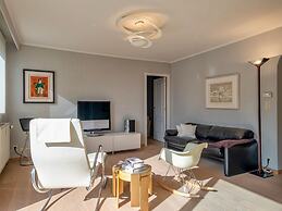 Manderley 0304 Near Beach