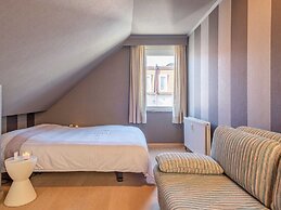 Manderley 0304 Near Beach