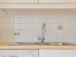 Manderley 0304 Near Beach