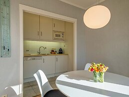 Manderley 0304 Near Beach