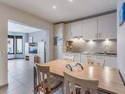 Pleasant Apartment Near the Seafront