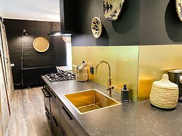 Luxury Holiday Home in Rheezerveen With Wellness