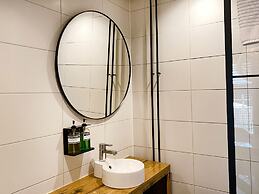 Luxury Holiday Home in Rheezerveen With Wellness