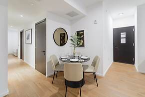 Aparment Just Step Away at Bayfront Park