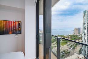 Aparment Just Step Away at Bayfront Park