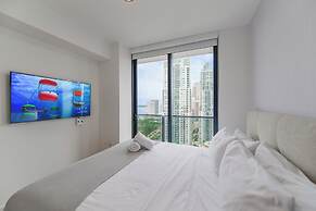 Aparment Just Step Away at Bayfront Park