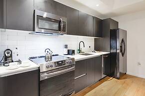 Aparment Just Step Away at Bayfront Park