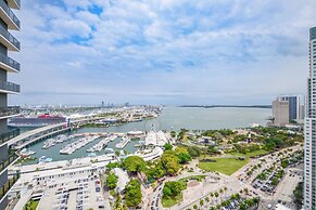 Aparment Just Step Away at Bayfront Park