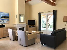 Spacious Villa With Garden and Pool