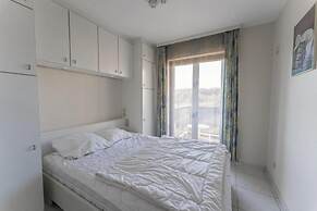 Apartment With Balcony and sea Views