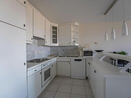 Apartment With Balcony and sea Views