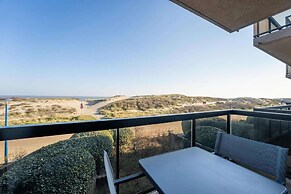 Apartment With Balcony and sea Views