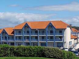 Apartment With Heated Pool in Biscarosse-plage