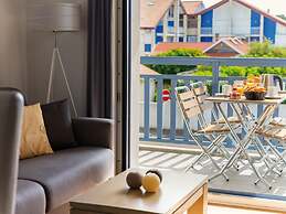 Apartment With Heated Pool in Biscarosse-plage