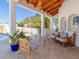 Belvilla by OYO Ca la Vida