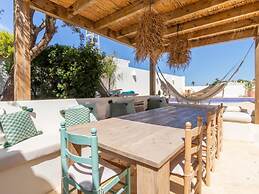 Belvilla by OYO Ca la Vida