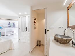 Belvilla by OYO Ca la Vida