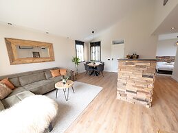 Wellness Bungalow With Whirlpool and Sauna