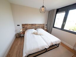 Wellness Bungalow With Whirlpool and Sauna