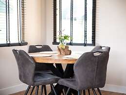 Wellness Bungalow With Whirlpool and Sauna