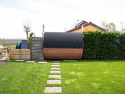 Wellness Bungalow With Whirlpool and Sauna