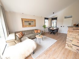 Wellness Bungalow With Whirlpool and Sauna