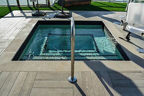 Luxury Beachfront Condo with Ocean View