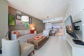 Luxury Beachfront Condo with Ocean View