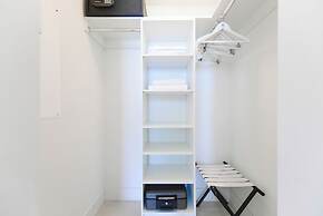 Luxury Beachfront Condo with Ocean View