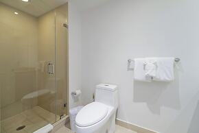 Luxury Beachfront Condo with Ocean View