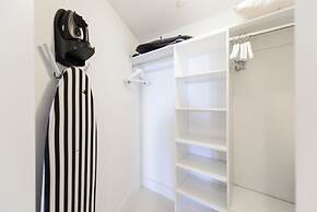 Luxury Beachfront Condo with Ocean View