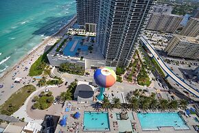 Luxury Beachfront Condo with Ocean View