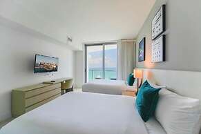 Luxury Beachfront Condo with Ocean View